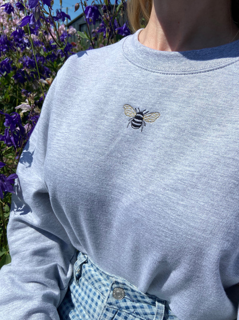 Bee Sweatshirt MEDIUM (Off Centre)