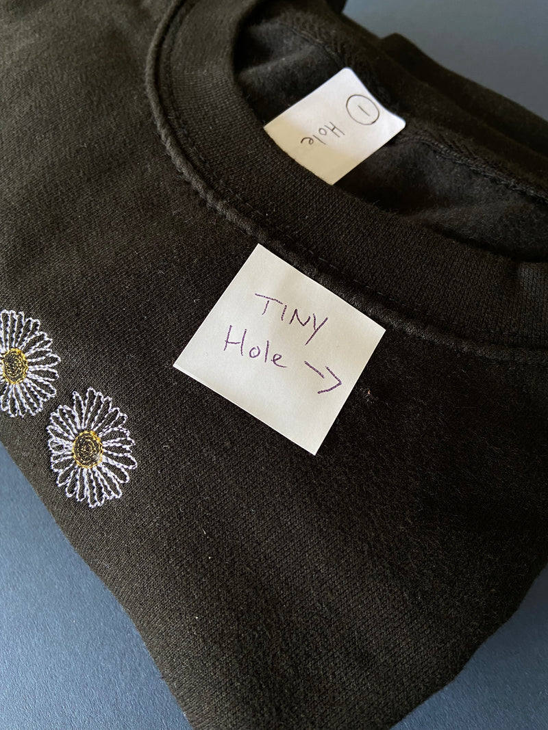 Daisy Sweatshirt LARGE (Small Hole)