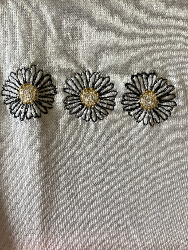 Daisy T-Shirt MEDIUM (Thick Stitches)
