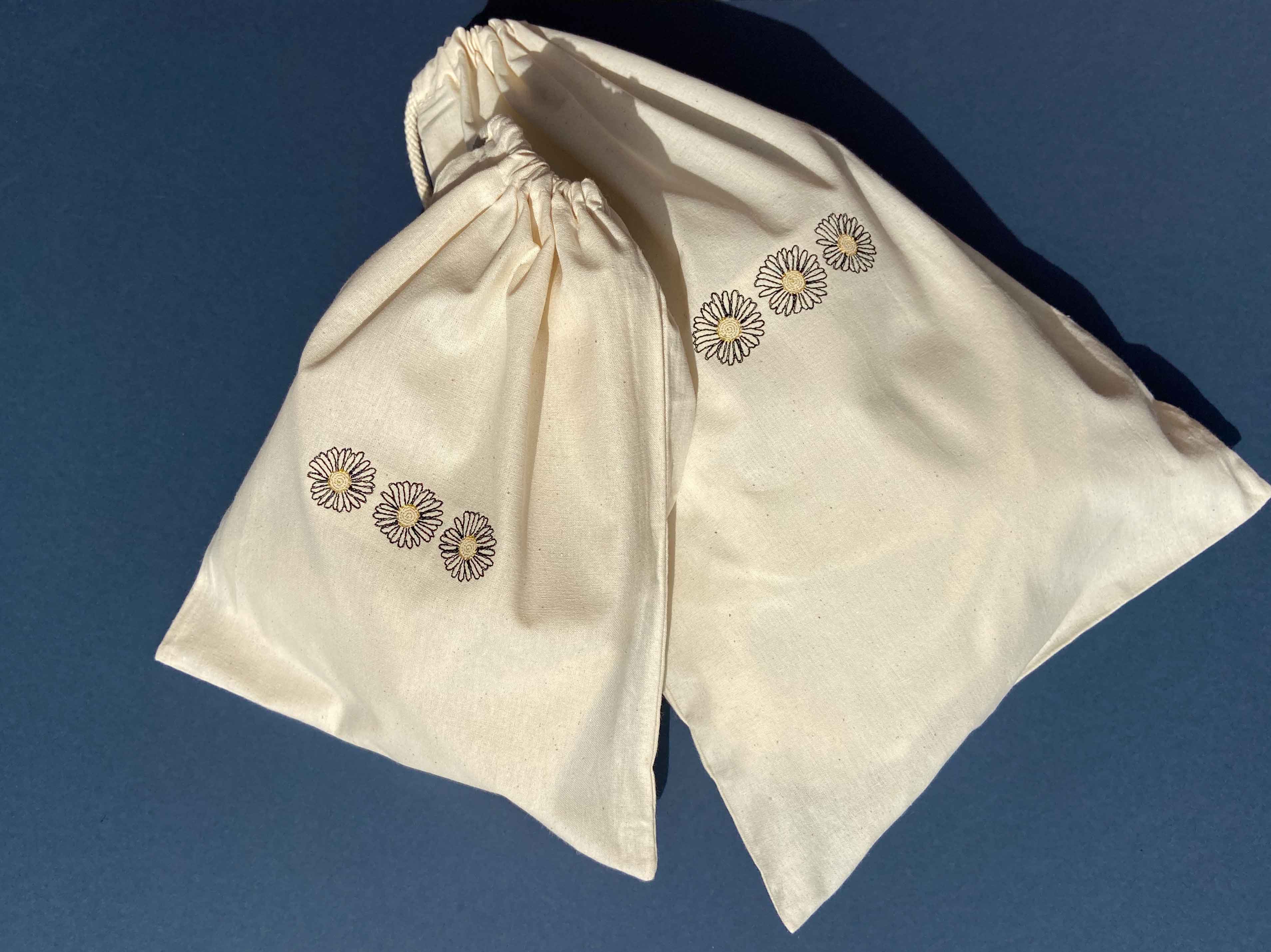 Daisy Drawstring Bag